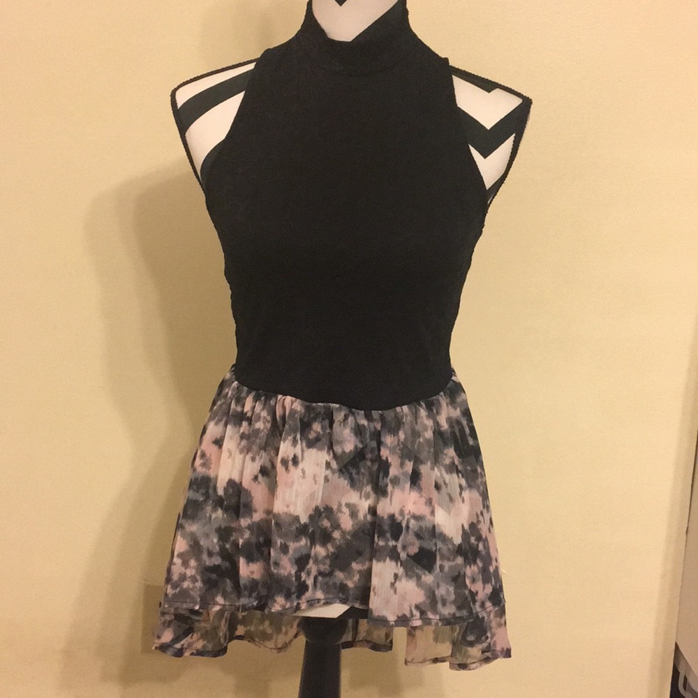LACE PEPLUM TOP